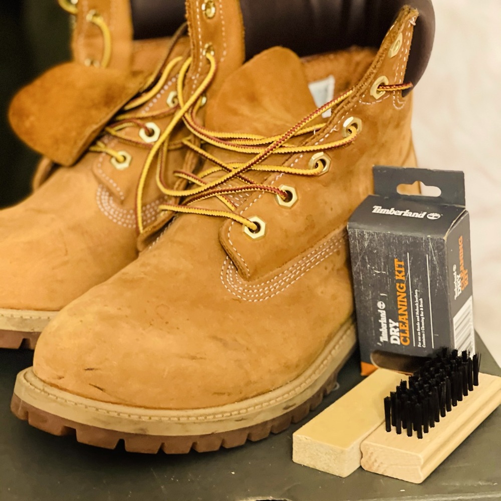 Preloved Timberland Boots - size 6.5
